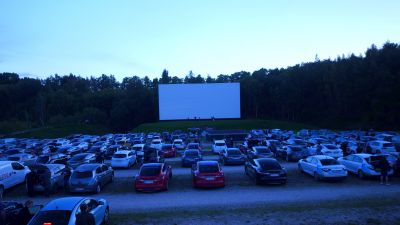 Inviter din elbil gratis i Drive-In bio